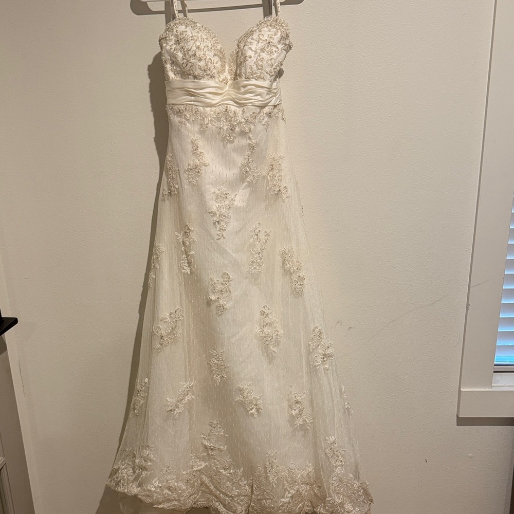 Alfred Angelo Ivory Lace Wedding Dress